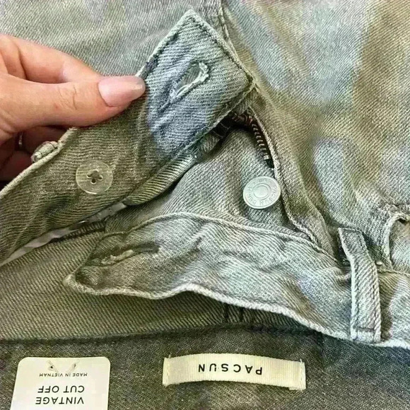 NWT Pacsun gray vintage cut off jean shorts - Picture 3 of 3